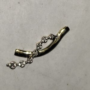 10 K Gold and Natural Diamond Curved Pendant